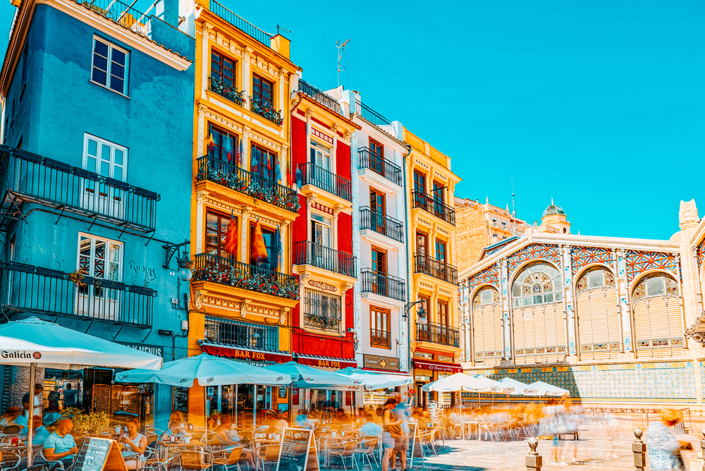 Valence ville dynaquie et coloré