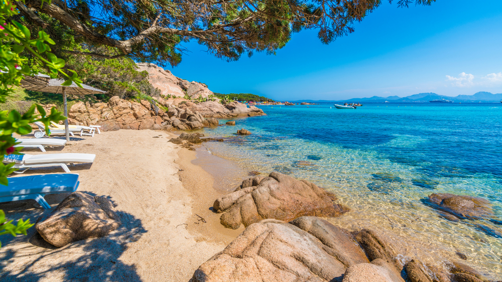 plage de Capriccioli en Sardaigne